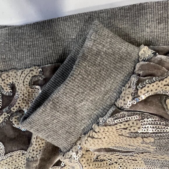 Long sleeve sweater. - Picture 14 of 14
